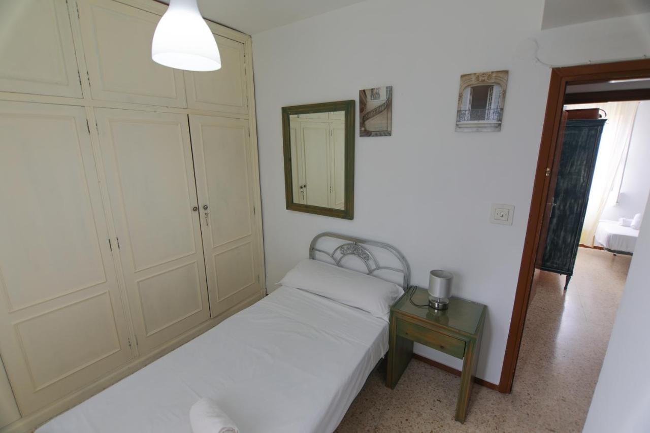 Rentalsevilla Apartamento Luminoso Con 3 Dormitorios Екстериор снимка